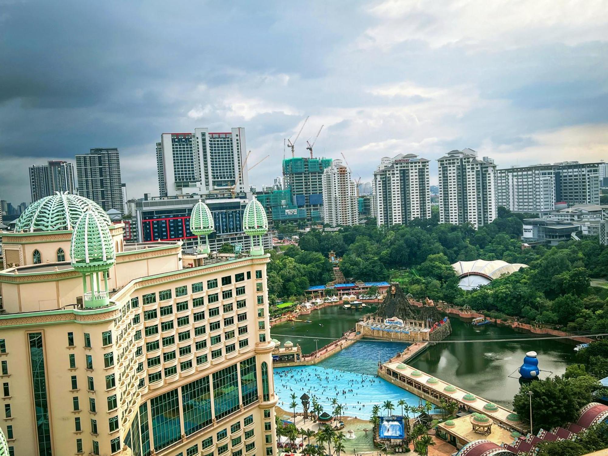 Resort Suites At Bandar Sunway Petaling Jaya Buitenkant foto