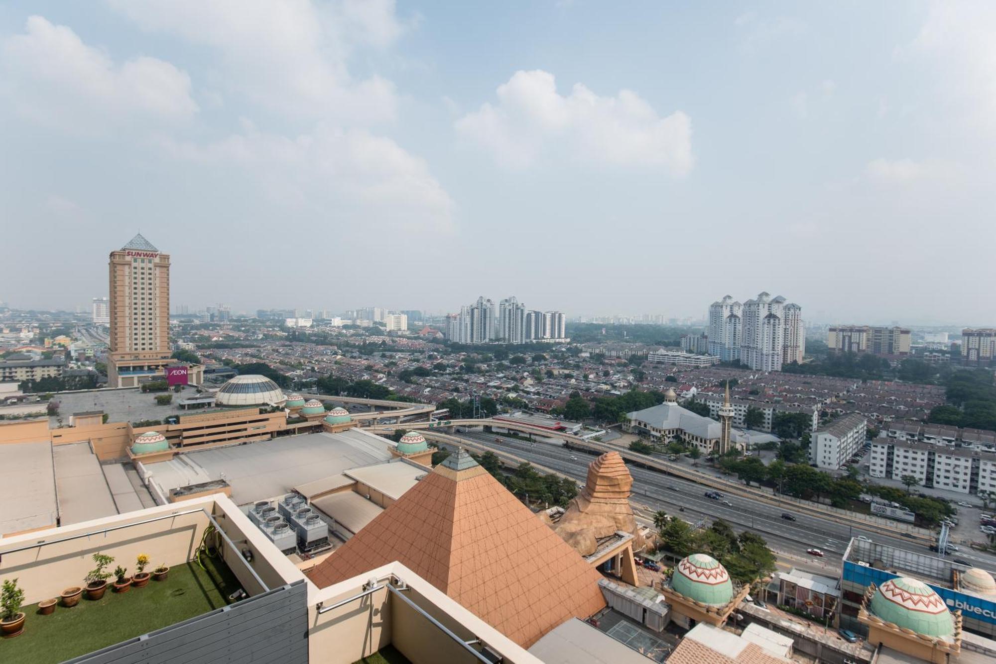 Resort Suites At Bandar Sunway Petaling Jaya Buitenkant foto